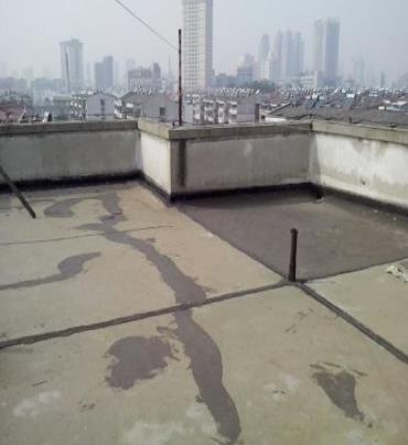 河间漏水维修 楼顶漏水是什么原因，楼顶漏水维修方法是什么?